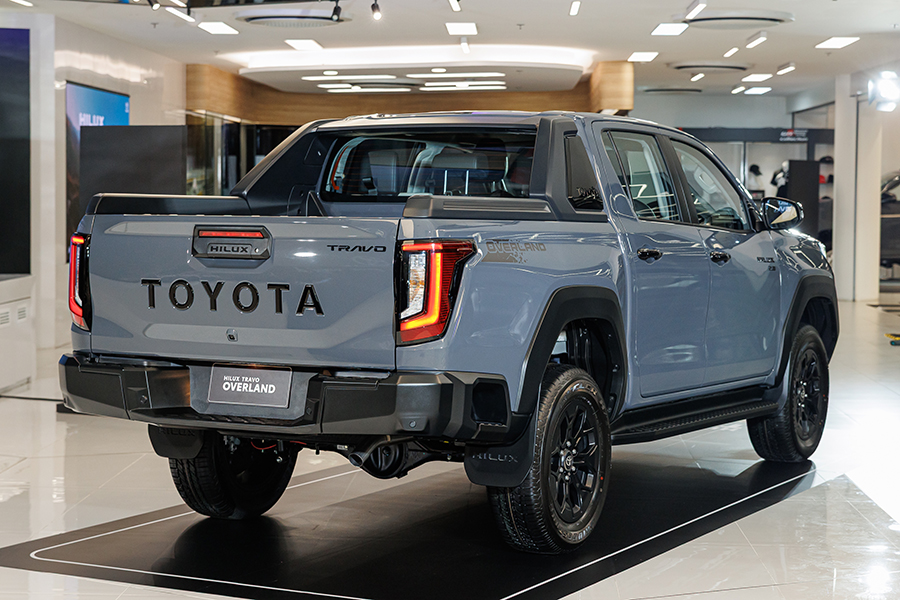 Toyota Hilux Travo Launches in Thailand: Key Specifications, Pricing, and Market Implications 2 Rear three-quarter view of the Toyota Hilux Travo Overland showing redesigned tailgate, LED taillights, and updated rear bumper